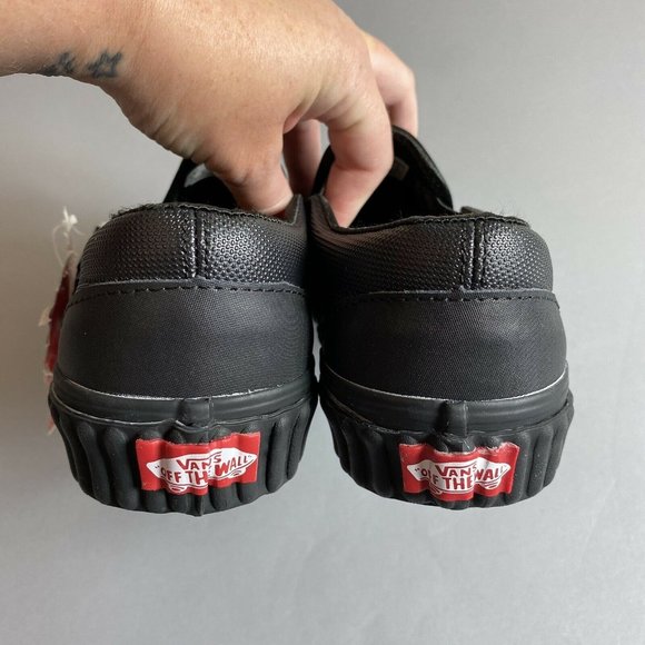 Vans x Marvel Classic Slip-On Black Widow Sneakers - Picture 3 of 8